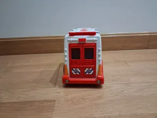 Ambulancia de juguete S.O.S.
