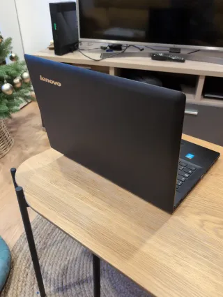 Ordenador Lenovo Negro. Características en foto
