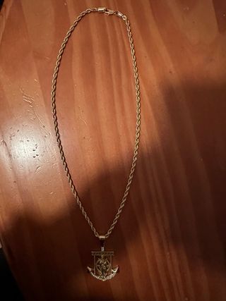 Medalla Virgen Ancla Chapado Oro y cordón 60cm