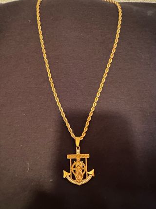 Medalla Virgen Ancla Chapado Oro y cordón 60cm