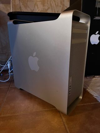 Mac Pro 1.1 con pantalla y cajas originales