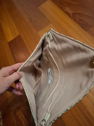 Bolso de mano "Fórmula Joven" con cadena.