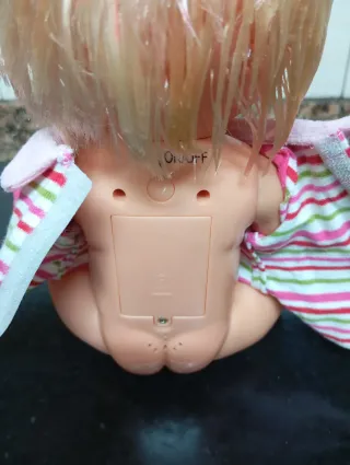 Muñeca Mila con camiseta y babero