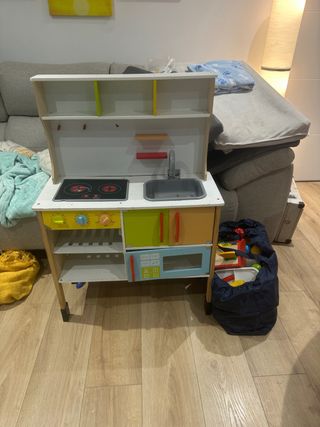 Cocina de juguete con accesorios