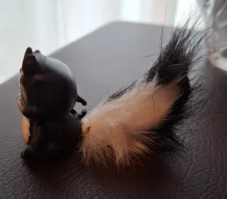 Muñeca Enchantimals Skunk