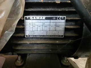 Ordeñadora eléctrica para vacas GAMAK