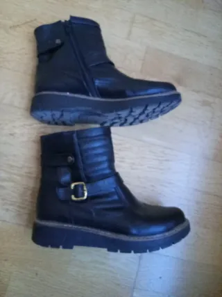 BOTAS DE PIEL talla 35