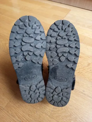 BOTAS DE PIEL talla 35