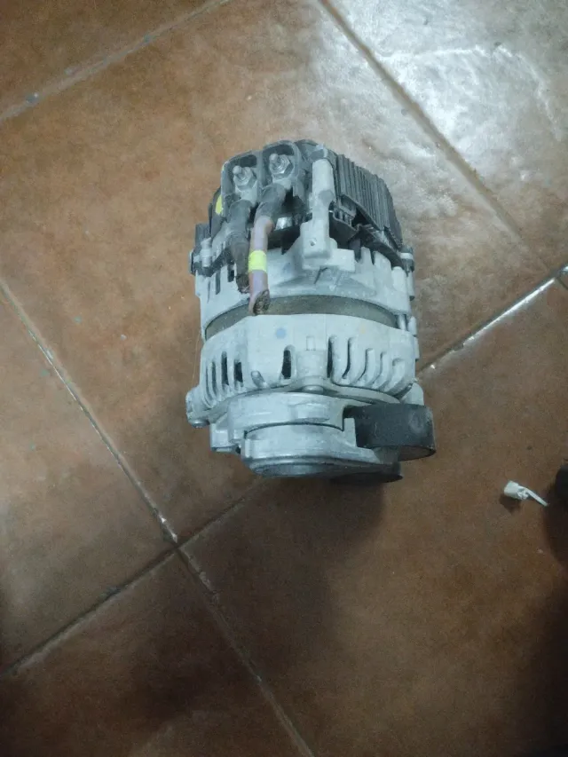 Alternador VAG 06E 903 019 G