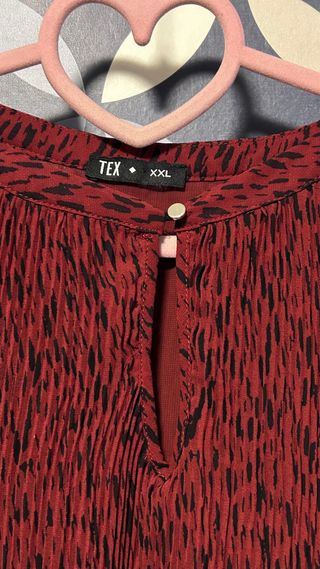 Blusa Plisada Burdeos Animal Print Talla XXL
