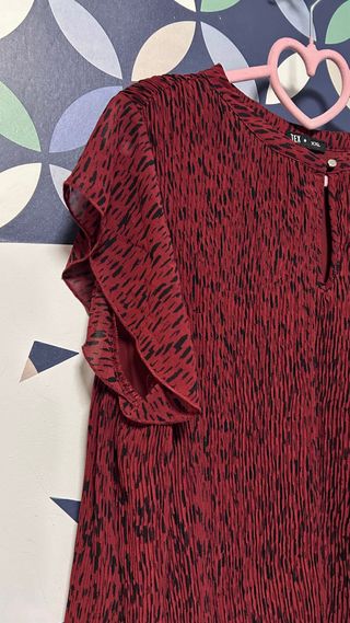 Blusa Plisada Burdeos Animal Print Talla XXL