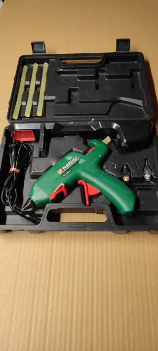 Pistola de Silicona Parkside con Accesorios