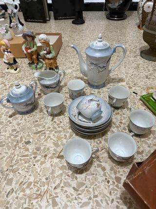 Juego de té de porcelana