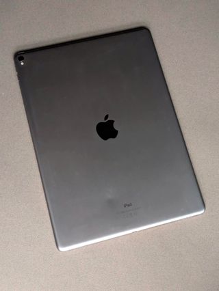 iPad Pro (12.9", 2 Gen) 64GB + Apple Pencil 1 Gen