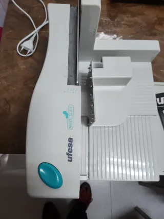 Cortafiambres Eléctrico Blanco