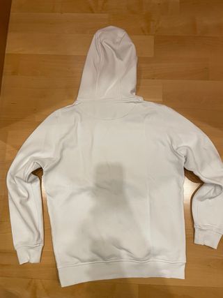 Sudadera blanca con estampado pray