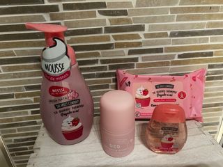 Lote The Fruit Company: Mousse, Deo y Toallitas