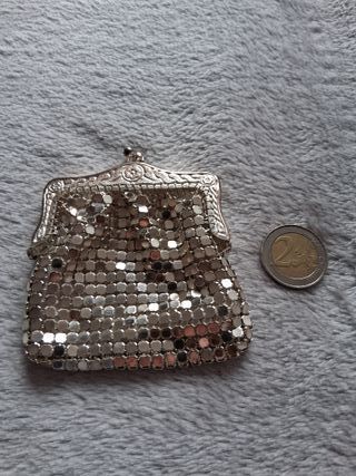 Monedero plateado para fiestas