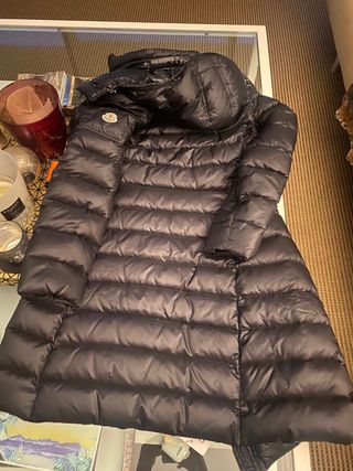 Moncler Negra talla 2 autentificada por Vestiare