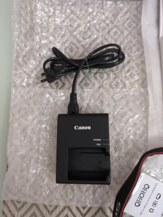 Canon EOS 2000D NUEVA