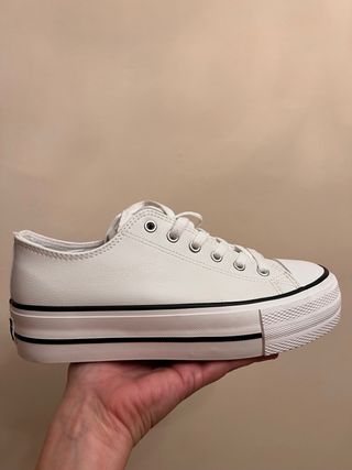 Zapatillas tipo Converse plataforma blancas/negras