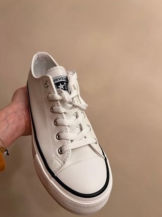 Zapatillas tipo Converse plataforma blancas/negras