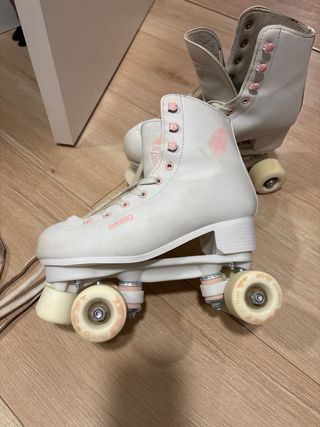 Patines blancos con detalles rosas talla 37-38