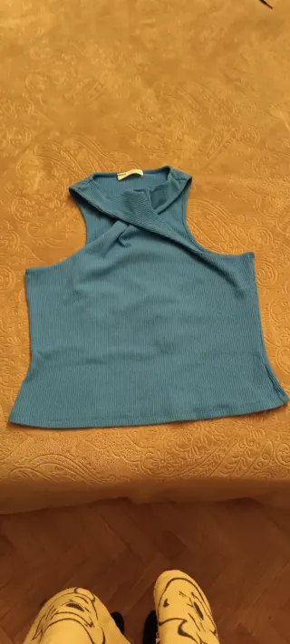 Camiseta azul cruzada