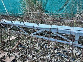 Poste metálico publicitario