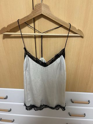 Top tirantes encaje negro y blanco