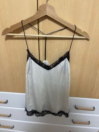 Top tirantes encaje negro y blanco
