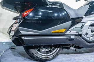 HONDA GOLD WING TOUR DCT - AIRBAG DCT * AIRBAG * NAVEGADOR * RADIO FM * TOUR PACK *