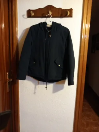 PARKA TALLA XS MARCA ONLY NOENVIO