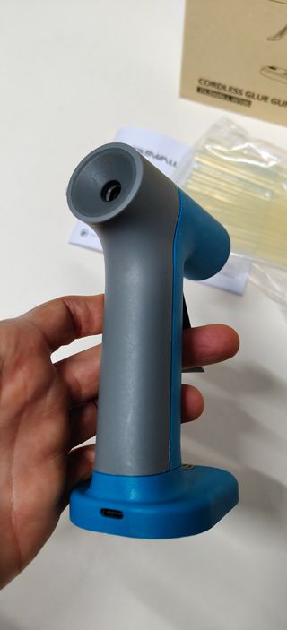 Pistola per colla a caldo senza fili