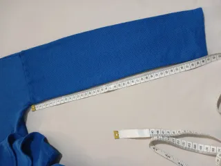 Jersey azul cuello pico