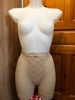 Faja vintage beige encaje