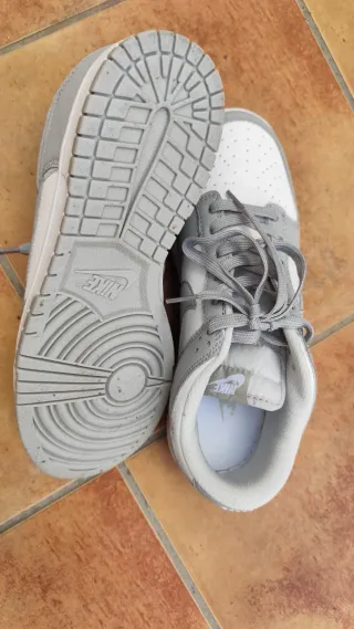 Nike Dunk Low Grises y Blancas Talla 42