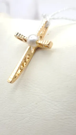 Cruz oro 18k con perla