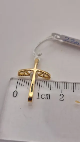 Cruz oro 18k con perla