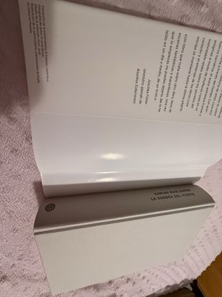 La Sombra del Viento (Autores Espanoles e Ibero...