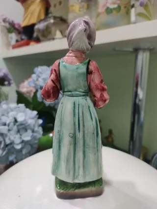 Figura cerámica vintage anciana acordeón