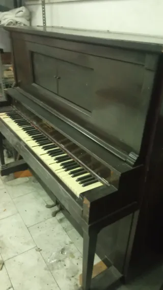 Piano Starr Piano Co. Richmond, IND. Antiguo