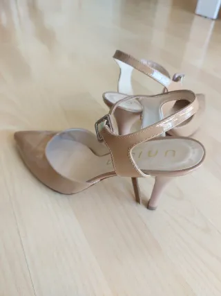 Zapatos Unisa Tacón Beige
