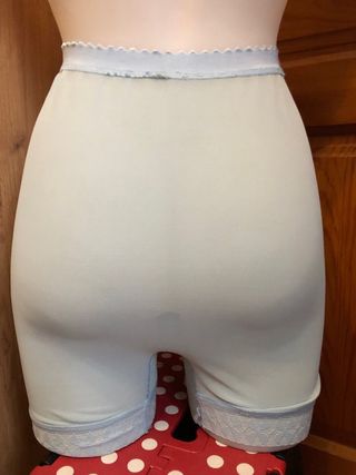 Faja vintage azul con encaje