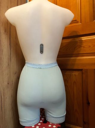 Faja vintage azul con encaje