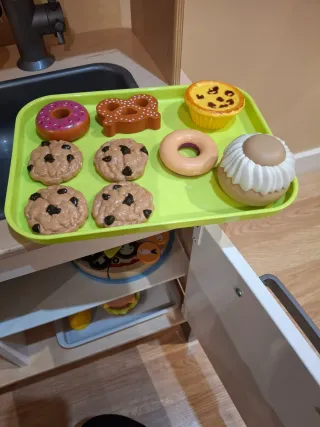 Cocinita de juguete con accesorios