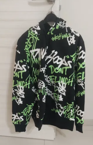 Felpa Puma con stampa graffiti