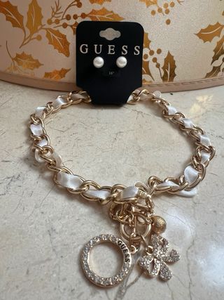 Conjunto Guess: Gargantilla y Pendientes nuevo.