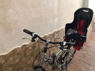 Bicicleta con silla para bebé