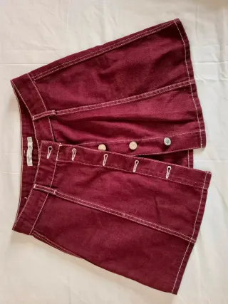 Falda granate Bershka